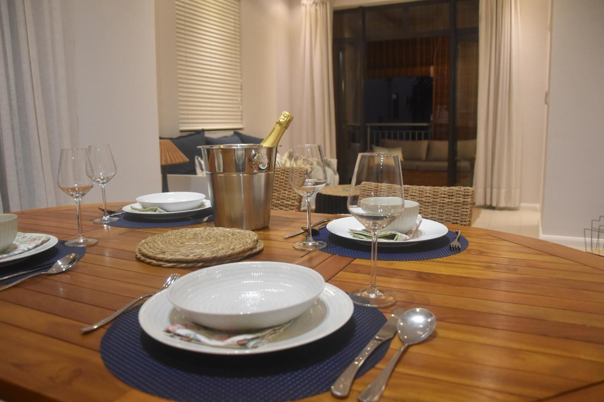 Blue Waves Beachfront Penthouse Flic-en-Flacq Esterno foto